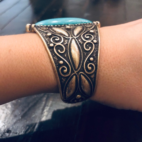 SOLD 🔥Turquoise Cuff Bracelet🔥 - Picture 6 of 6